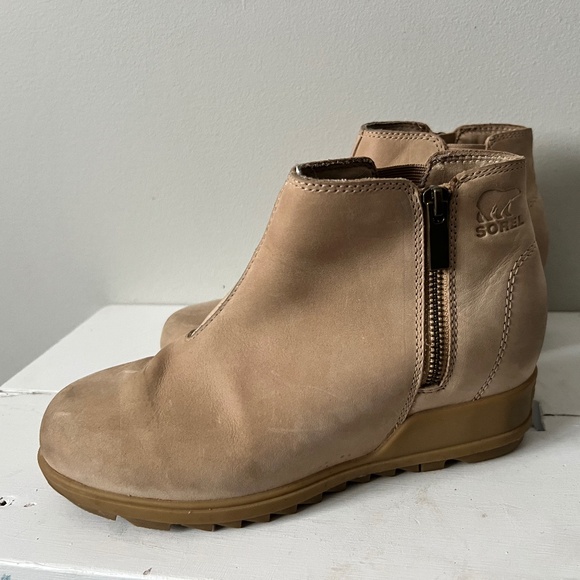 Sorel Evie Zip Up Leather Bootie, Size 7.5 - Picture 2 of 6